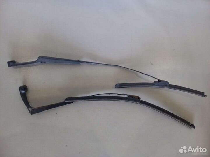 Поводок дворника Лада Калина хэтчбэк 8 клапанный