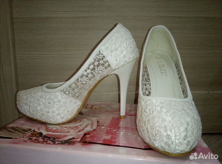 Туфли белые