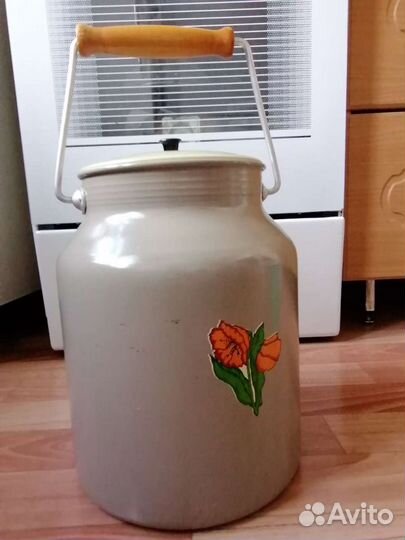 Бидон алюминиевый 8 л ; бидон эмалированный 3 л