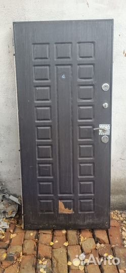 Дверь входная металлическая