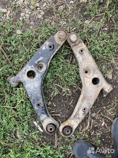 Рычаги передние Mitsubishi Dingo