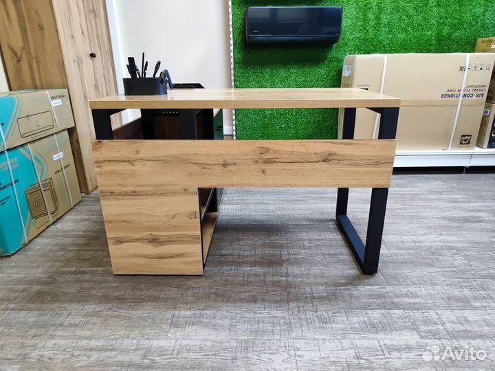 Стол офисный угловой лофт