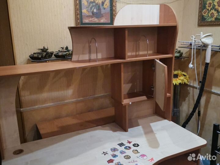 Стол для школьника (письменный, компьютерный)