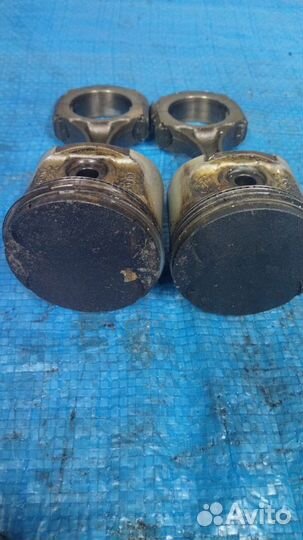 Поршень с шатуном Renault Megane K4J BM, KM0H, LM1