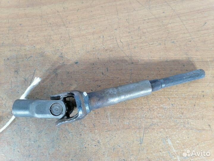 Рулевой карданчик Toyota Isis ZNM10W