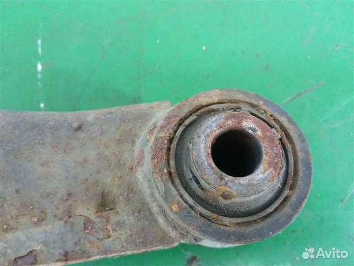 Рычаг подвески задний правый Nissan X-Trail NT31