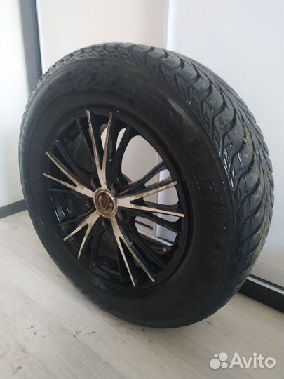 Yokohama IceGuard Stud IG65 235/65 R17 108T