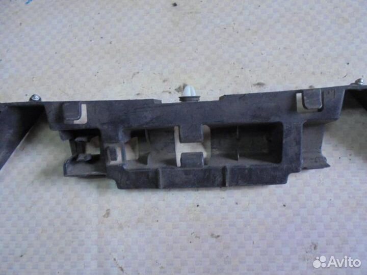 Кронштейн бампера задний Renault Megane 2