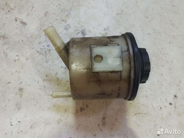 Бачок гур Nissan Cefiro A32 /Maxima