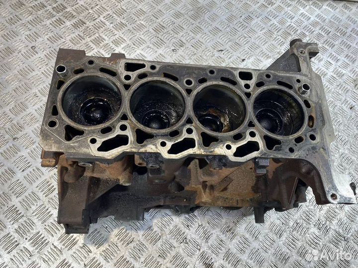 Б/У Низ двигателя 2,2 D#001