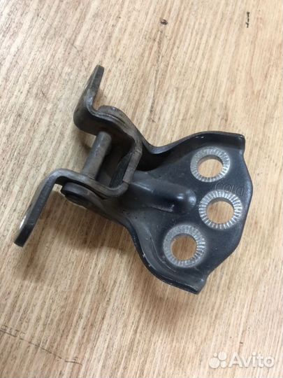 Петля двери передняя правая Ssangyong Kyron