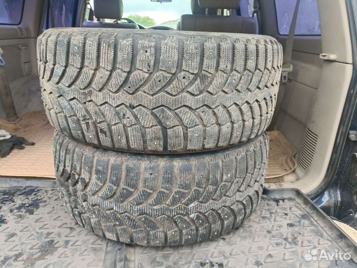 Bridgestone Blizzak Spike-01 245/50 R18 104T
