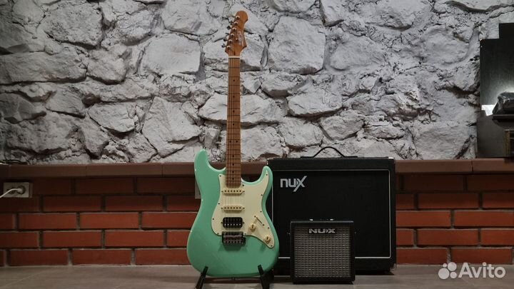 Электрогитара с комбиком + аксессуар