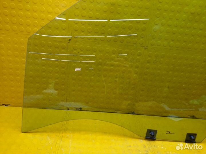 Стекло двери переднее левое Renault Duster F4R