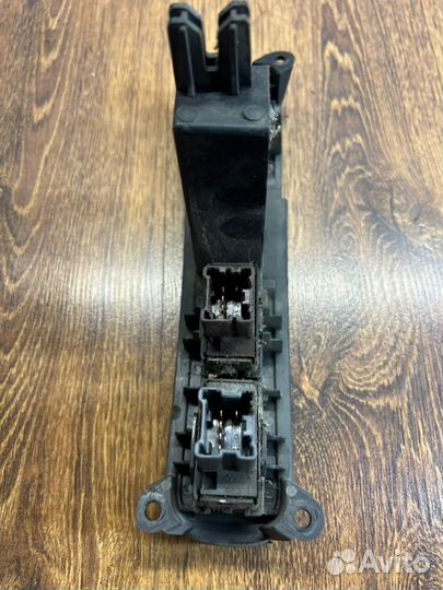 Блок управления подогревом сидений Nissan Note