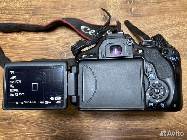 Зеркальный фотоаппарат