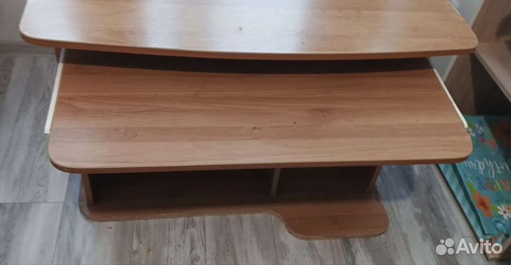 Компьютерный стол