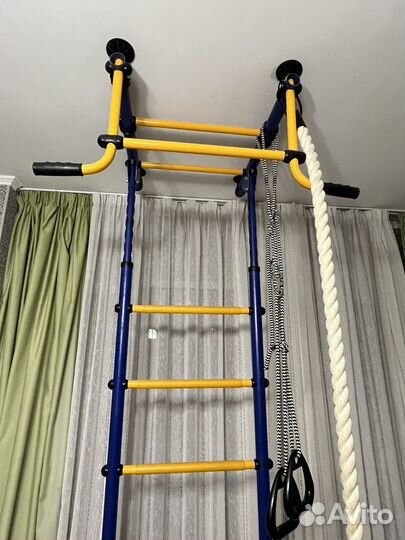 Шведская стенка с турником