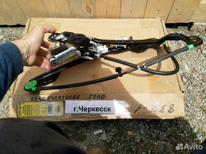 Стеклоподъемник передний правый Ford focus1