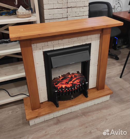 Камин в портале из натурального дерева цвет тик