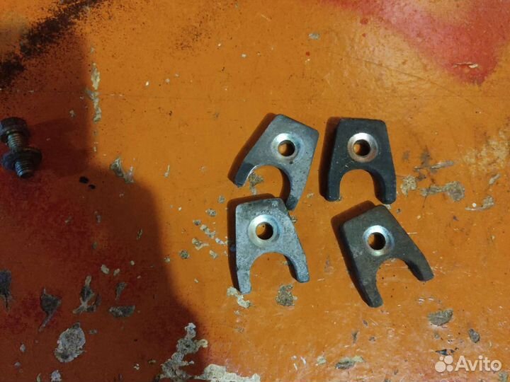 Кронштейн топливной форсунки mitsubishi 4g93 gdi