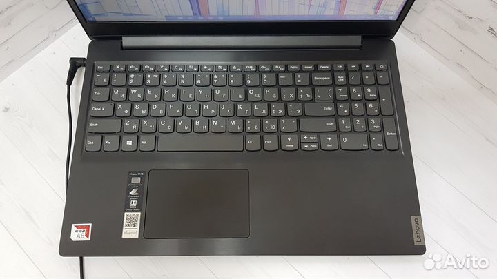 Мощный ноутбук Lenovo 15.6