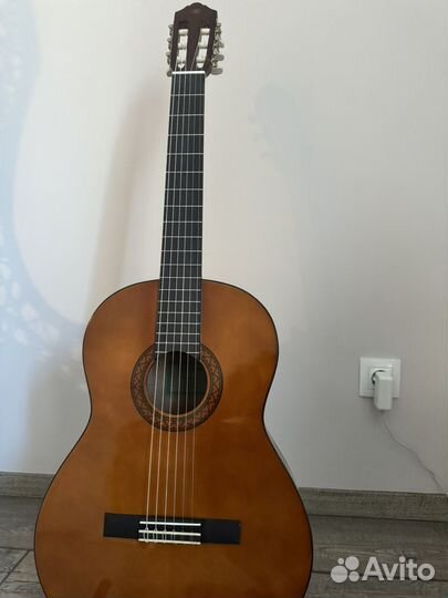 Классическая гитара yamaha