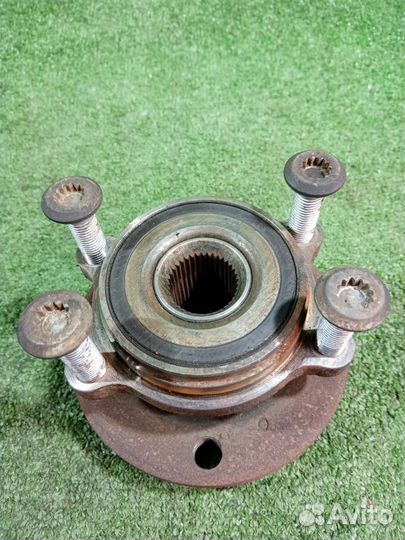 Ступица передняя левая Volkswagen Jetta 5 cavd