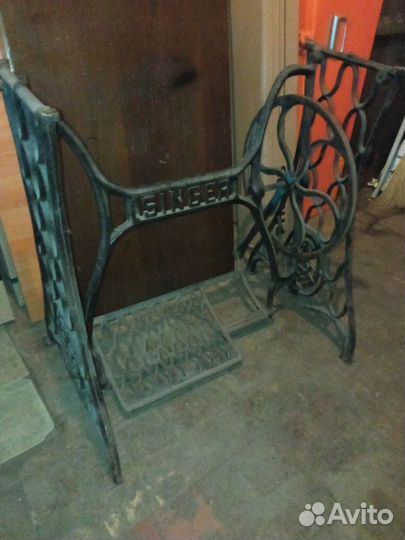 Станина чугунная от швейной машинки