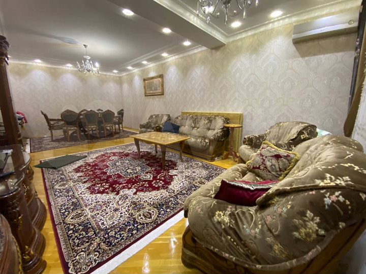 4-к. квартира, 138 м², 7/8 эт.