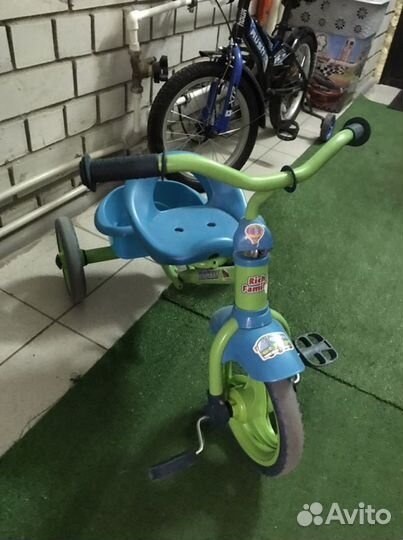 Трехколесный велосипед