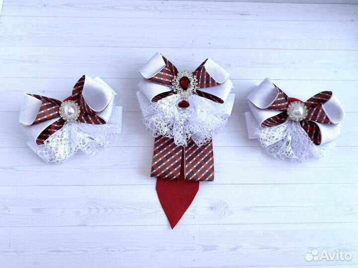 Школьный набор.Галстук.Резинки для волос