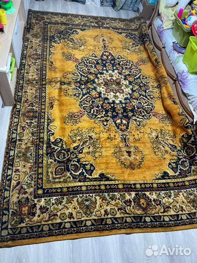 Ковер шерстяной