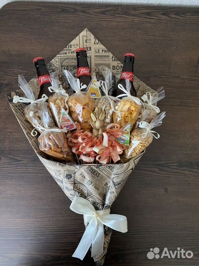 Съедобные букеты женские и мужские