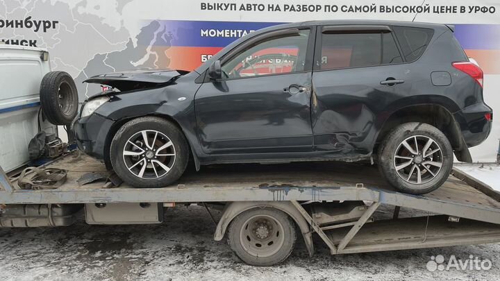 Петли двери багажника Toyota RAV4 (XA30)