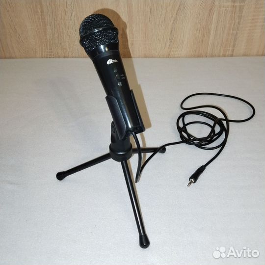 Микрофон Ritmix на штативе-подставке