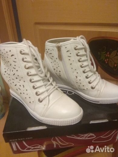 Женские ботинки белые,новые