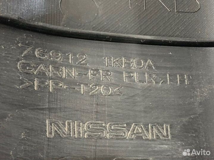 Обшивка стойки передняя левая Nissan Juke HR16
