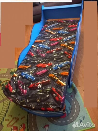 Детская кровать машинка