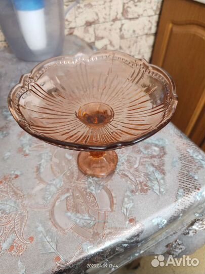 Ваза для фруктов на ножке цветное стекло СССР