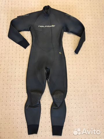 Сухой гидрокостюм для сёрфинга