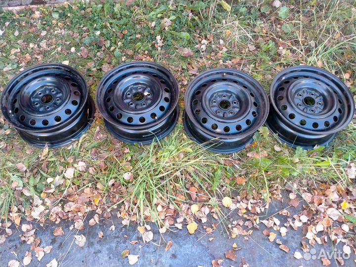 Штампованный диск r 16