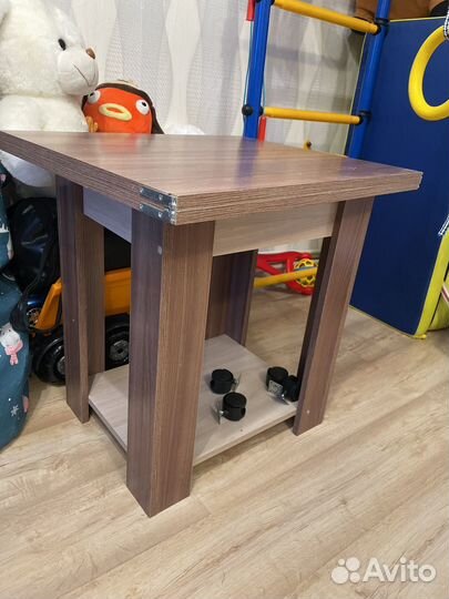 Журнальный столик