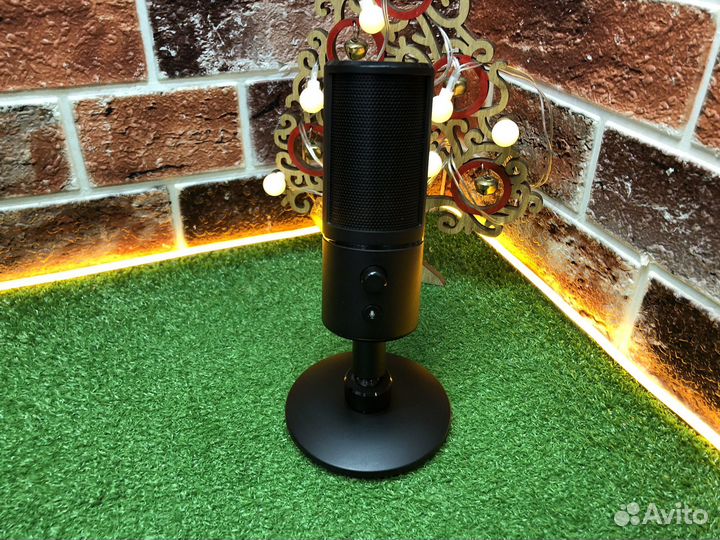 Микрофон Razer Serien X