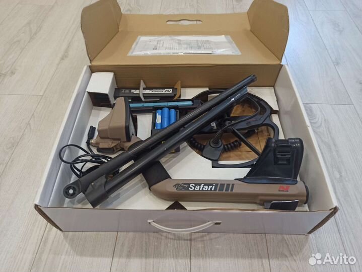 Мультичастотный металлоискатель Minelab Safari