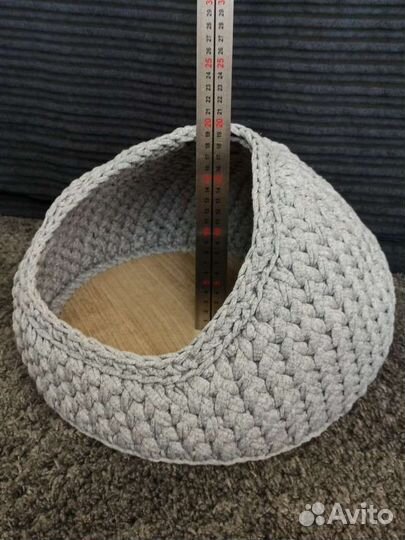 Лежанка вязанная для кошки или собачки