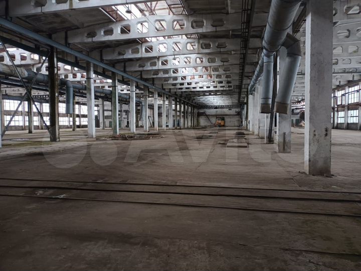 Здание, 10990 м²