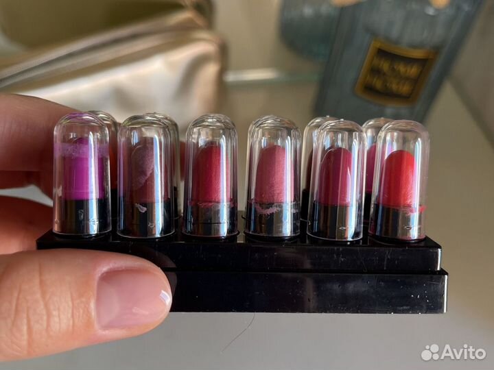 Косметичка новая с набором мини помад