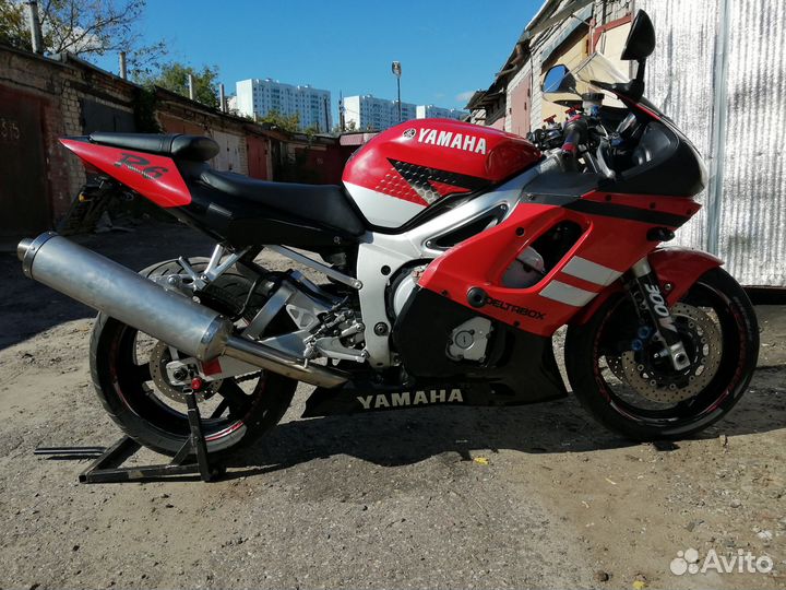 Yamaha YZF-R6 2001 (год выпуска)