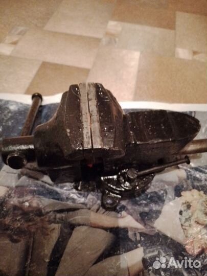 Тиски СССР и наковальня советская